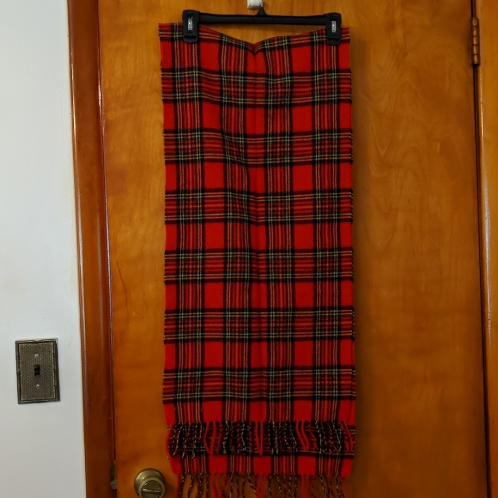 Plaid scarf,100% pure new wool .Made in Scotland